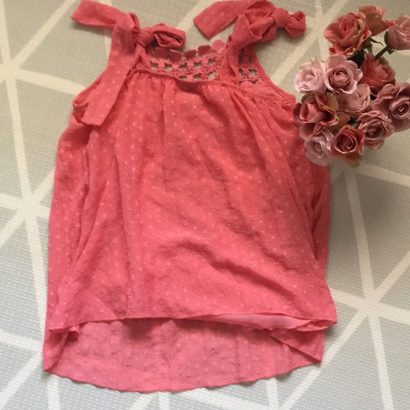 HIP flowy salmon pink top with crochet design on front. Excellent condition. L - Picture 4 of 5